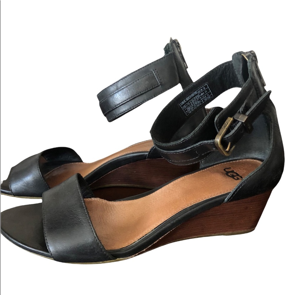 Ugg wedge sandal ankle heel size 7.5